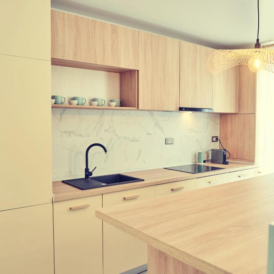 Cosmic Studios Nord10 By Alezzi นาโวดาริ ภายนอก รูปภาพ